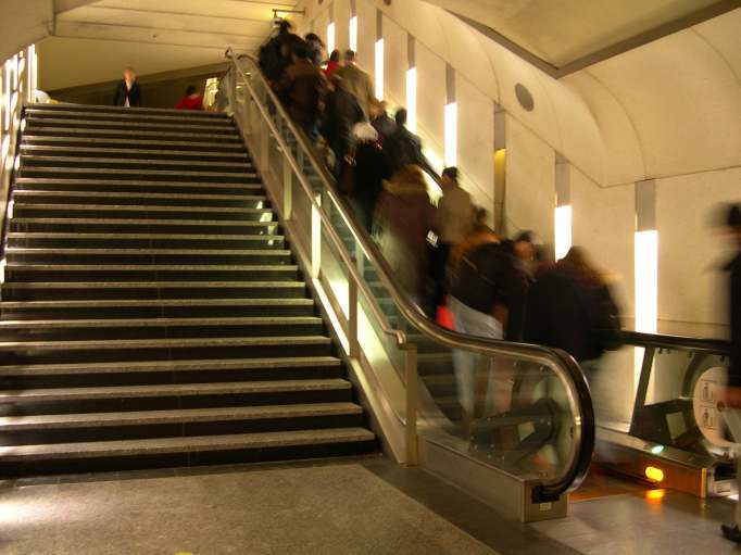  Escalator, station de métro Saint-Lazare